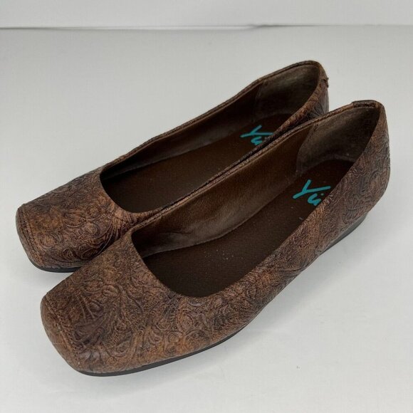 Yuu Womens Size 6.5 Slip On Brown Embossed Synthetic Floral Square Toe Shoes - Picture 1 of 9